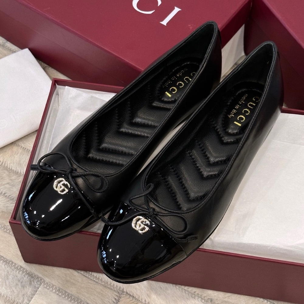 Gucci Black Patent Leather Loafers with Silver Logo